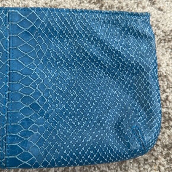 Tignanello Blue Leather Medium Wristlet/Wallet Bag - Picture 2 of 8